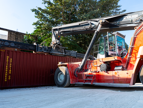 entrega de contenedores a tiempo lazaro cardenas